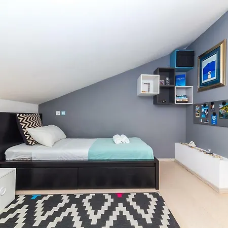 Appartments With Terrace Or Garden Daire Split
