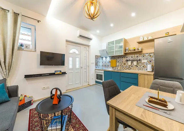 Апартаменты Appartments With Terrace Or Garden Сплит